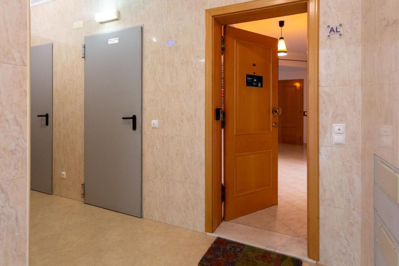 Spacious 2 Bdr Apartment W/ Patio By Lovelystay Armação de Pêra المظهر الخارجي الصورة