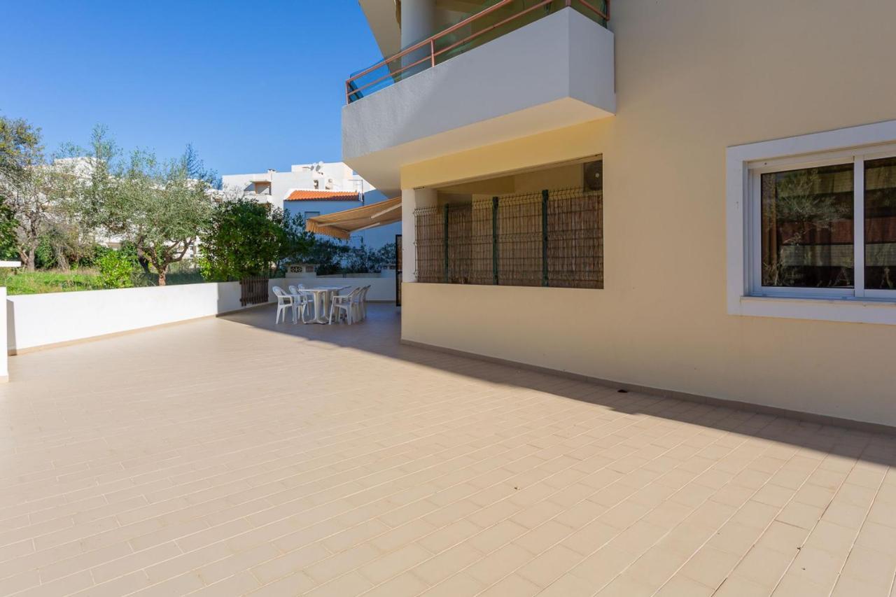 Spacious 2 Bdr Apartment W/ Patio By Lovelystay Armação de Pêra المظهر الخارجي الصورة