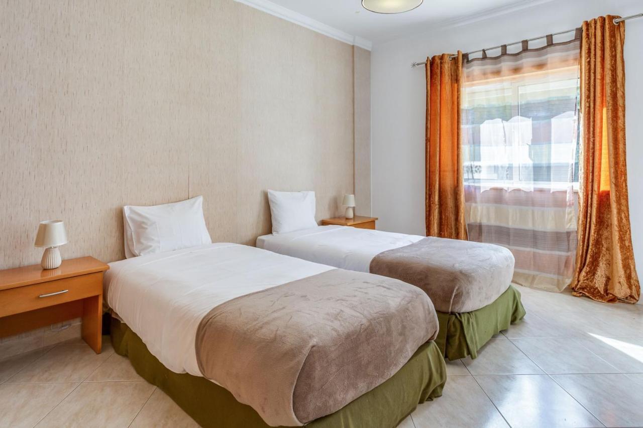 Spacious 2 Bdr Apartment W/ Patio By Lovelystay Armação de Pêra المظهر الخارجي الصورة